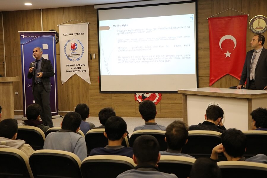 Gaziantep'te Lise Öğrencilerine Mesleki Yönelim Test Bataryasını Tanıttık