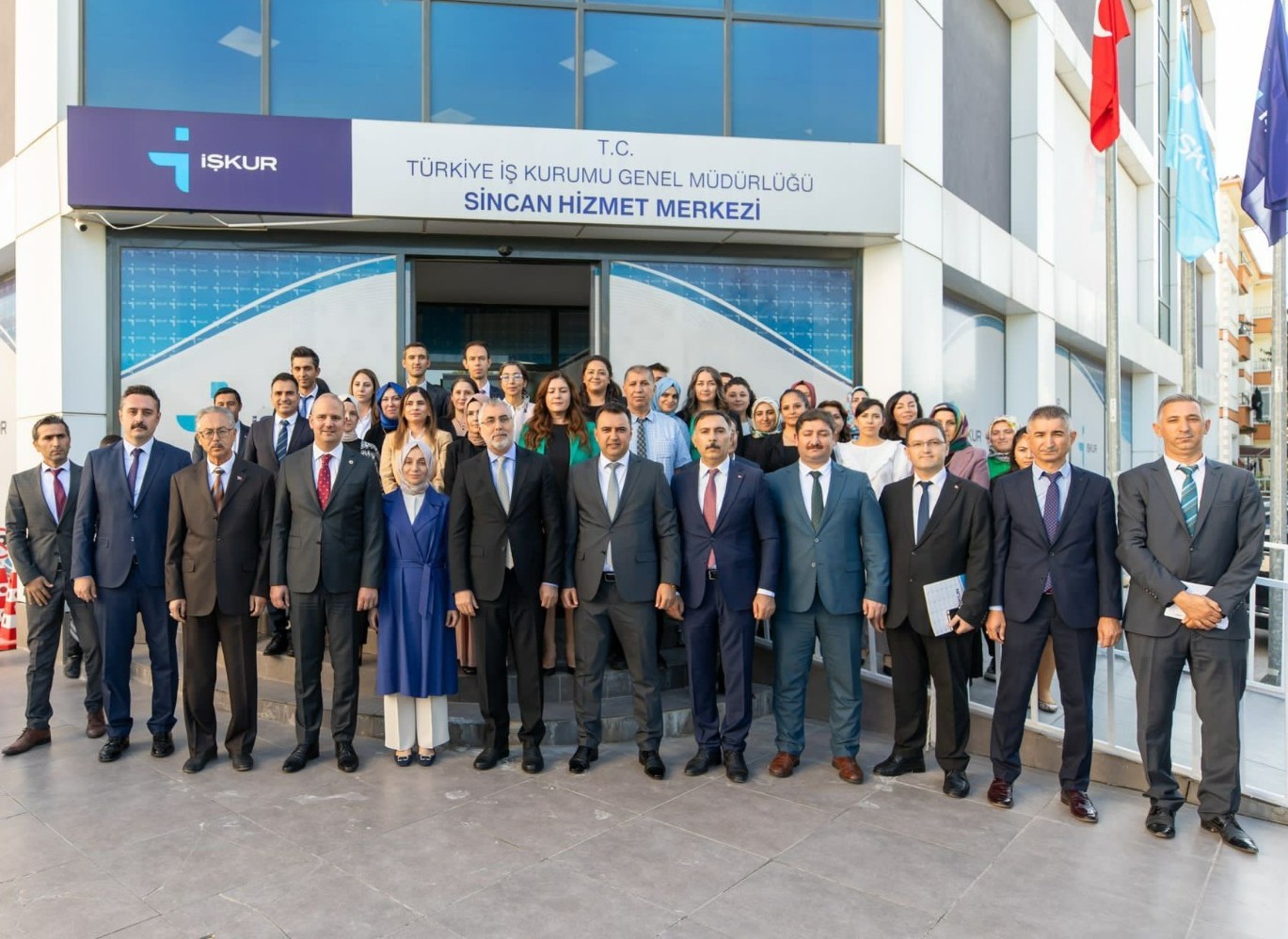 Bakan Işıkhan, Sincan Hizmet Merkezini Ziyaret Etti